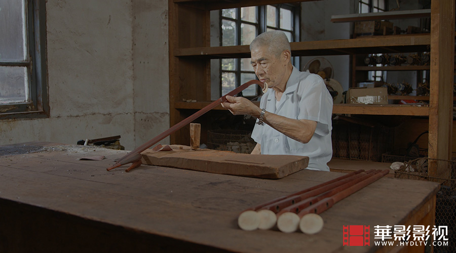 1710816517371366.jpg 封明君-民族樂器制作技藝(二胡)-1.jpg